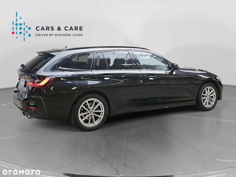 BMW Seria 3 320d xDrive - 23