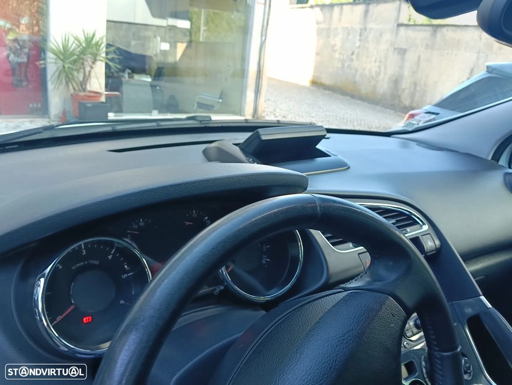 Peugeot 3008 1.6 HDi Allure - 22