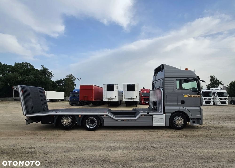 MAN TGX - 32