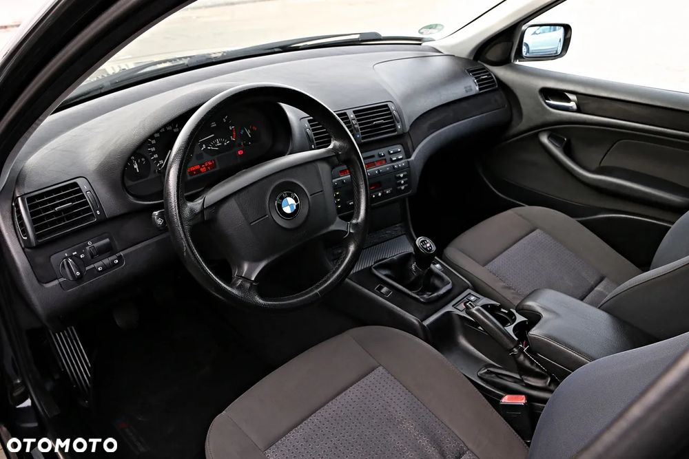 BMW Seria 3 320i - 26