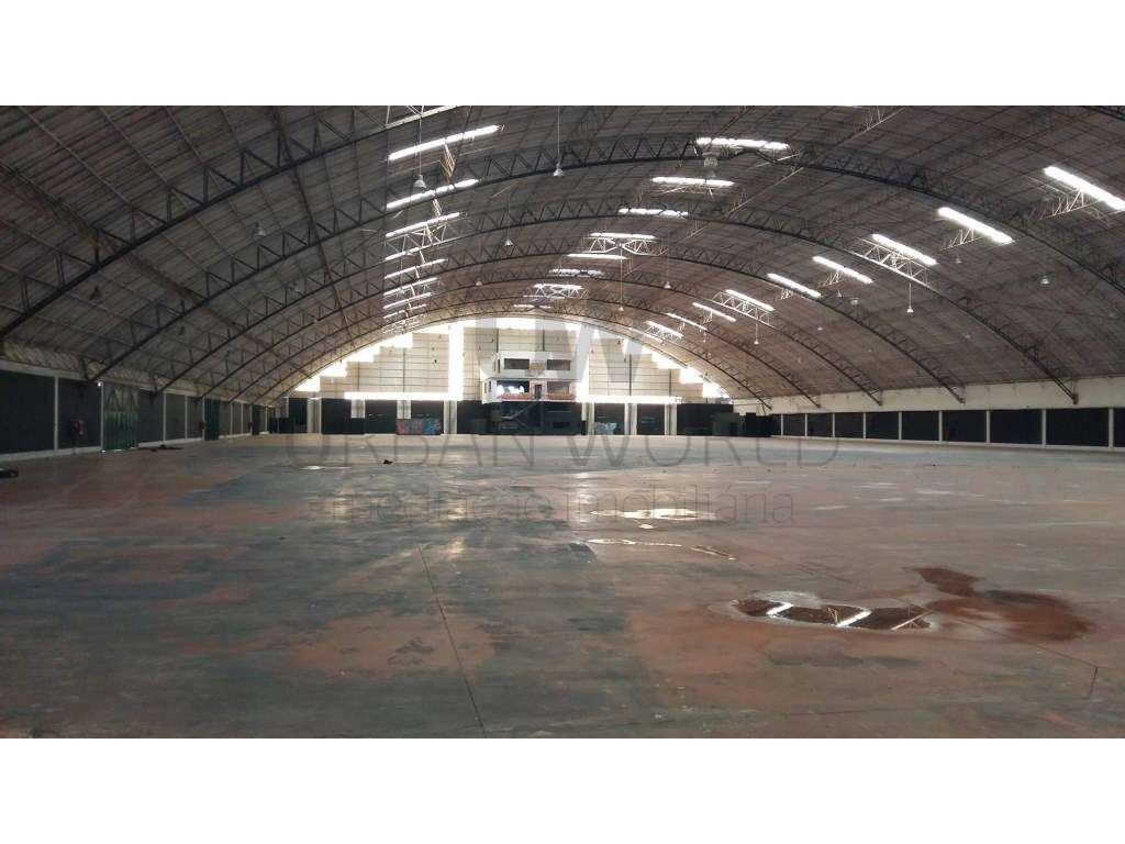 Armazém Industrial, Azeitão - Setúbal, 5.823 m2 - Grande imagem: 3/7