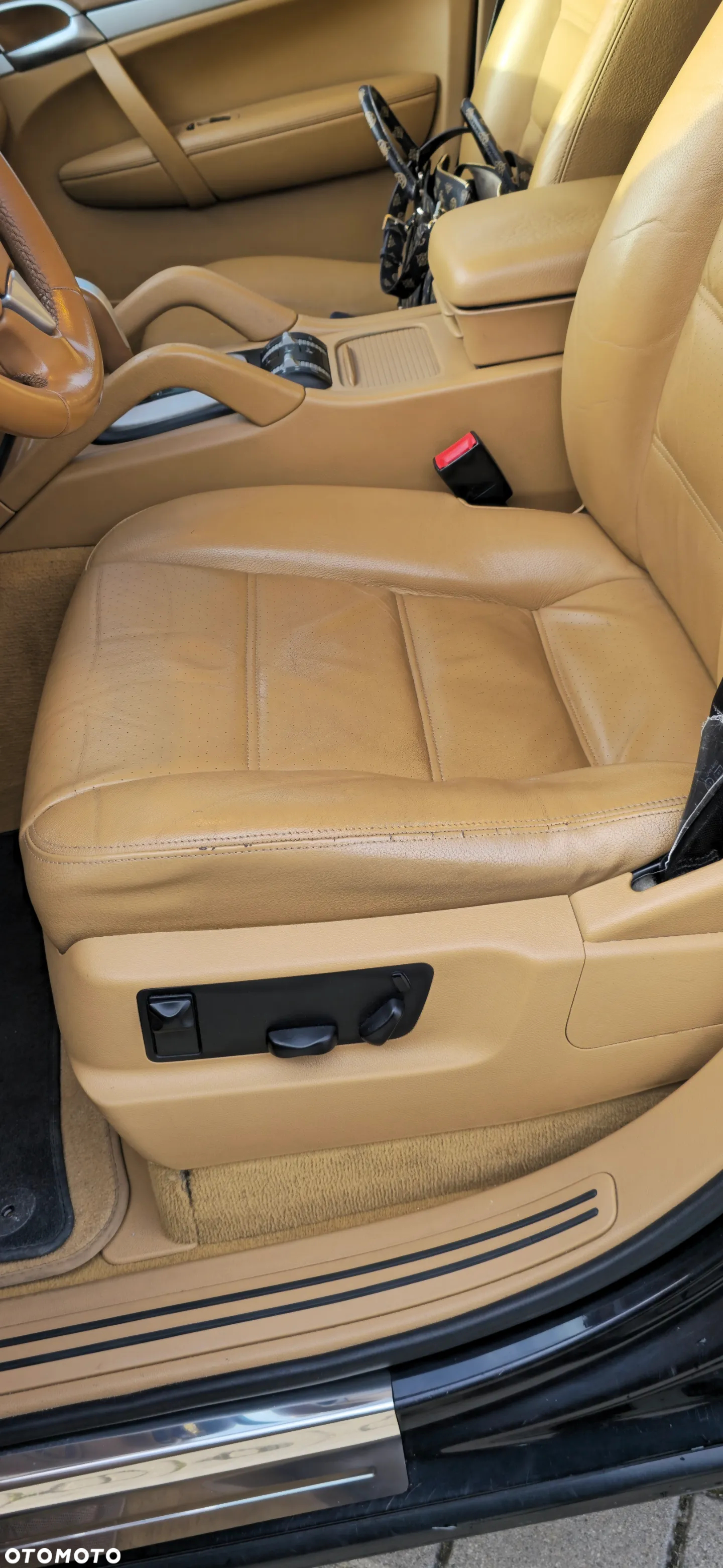 Porsche Cayenne - 24