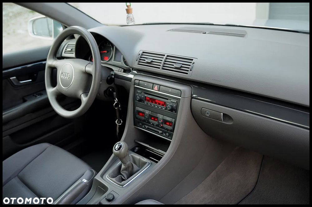 Audi A4 Limousine - 24