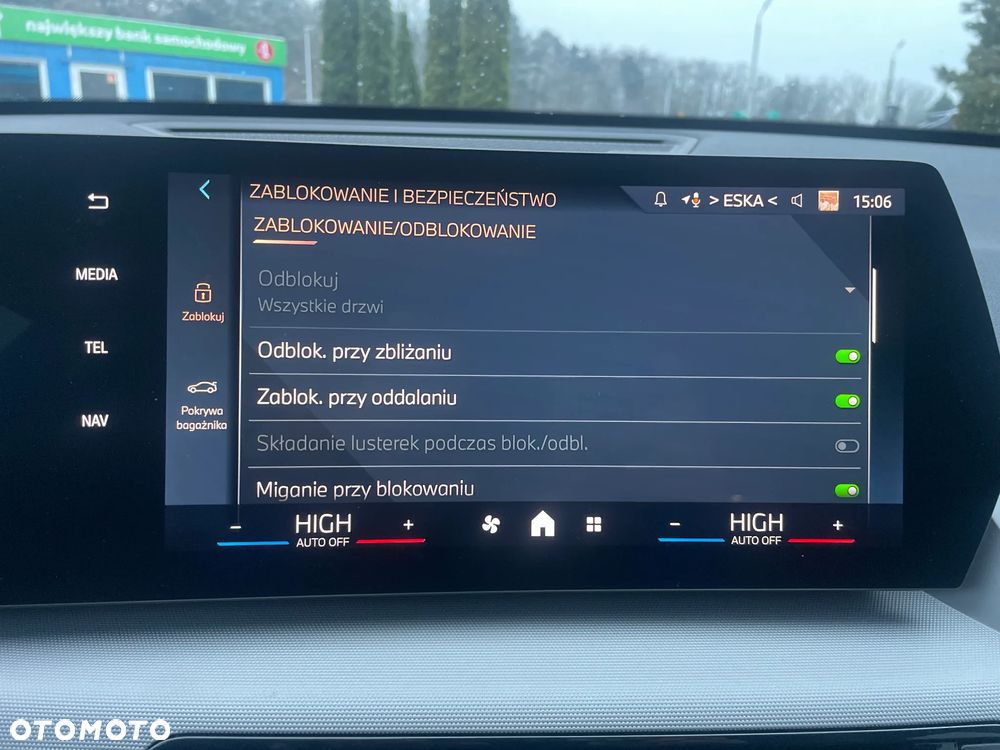 BMW X1 sDrive18i - 38