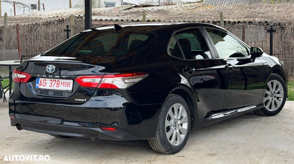 Toyota Camry Executive - 4