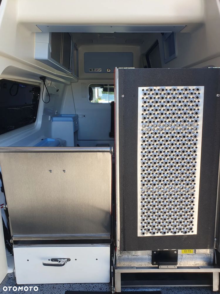 Volkswagen Transporter 4Motion® Ambulans | Karetka 4x4 2.0TDI 180PS BiXenon Led 2015 VW T5.1 Facelifting - 16