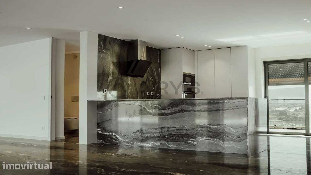 Apartamento em Ferreiros, Varanda com Churrasqueira - Grande imagem: 4/12