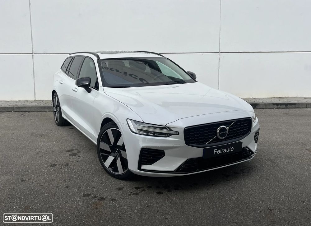 Volvo V60 2.0 T6 AWD TE Plus Dark - 4