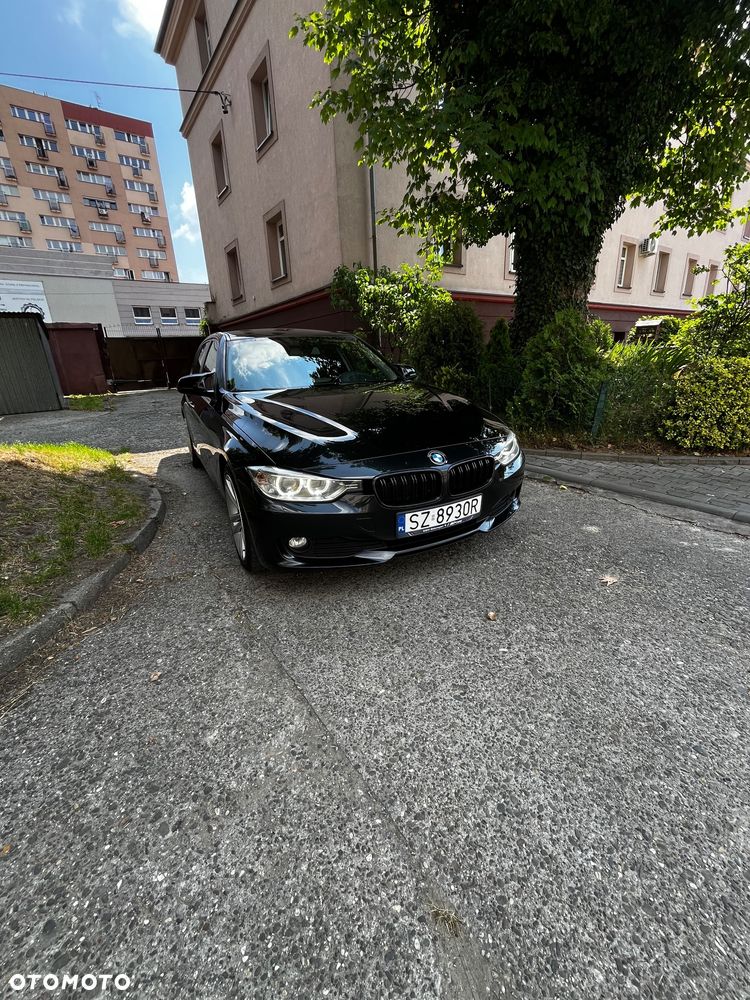 BMW Seria 3 318d - 14