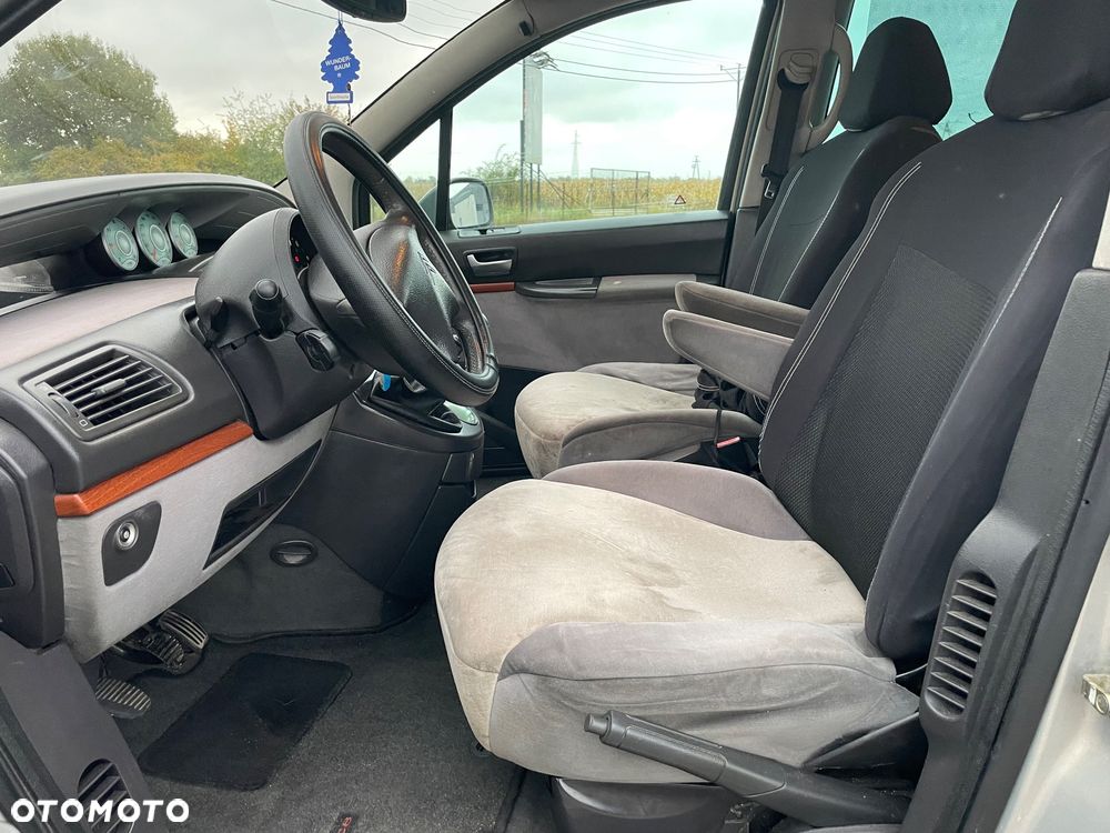 Citroën C8 - 11