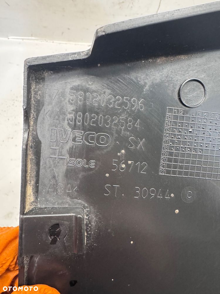 IV-35 WSPORNIK LUSTERKA ZEWNĘTRZNEGO IVECO DAILY - 3