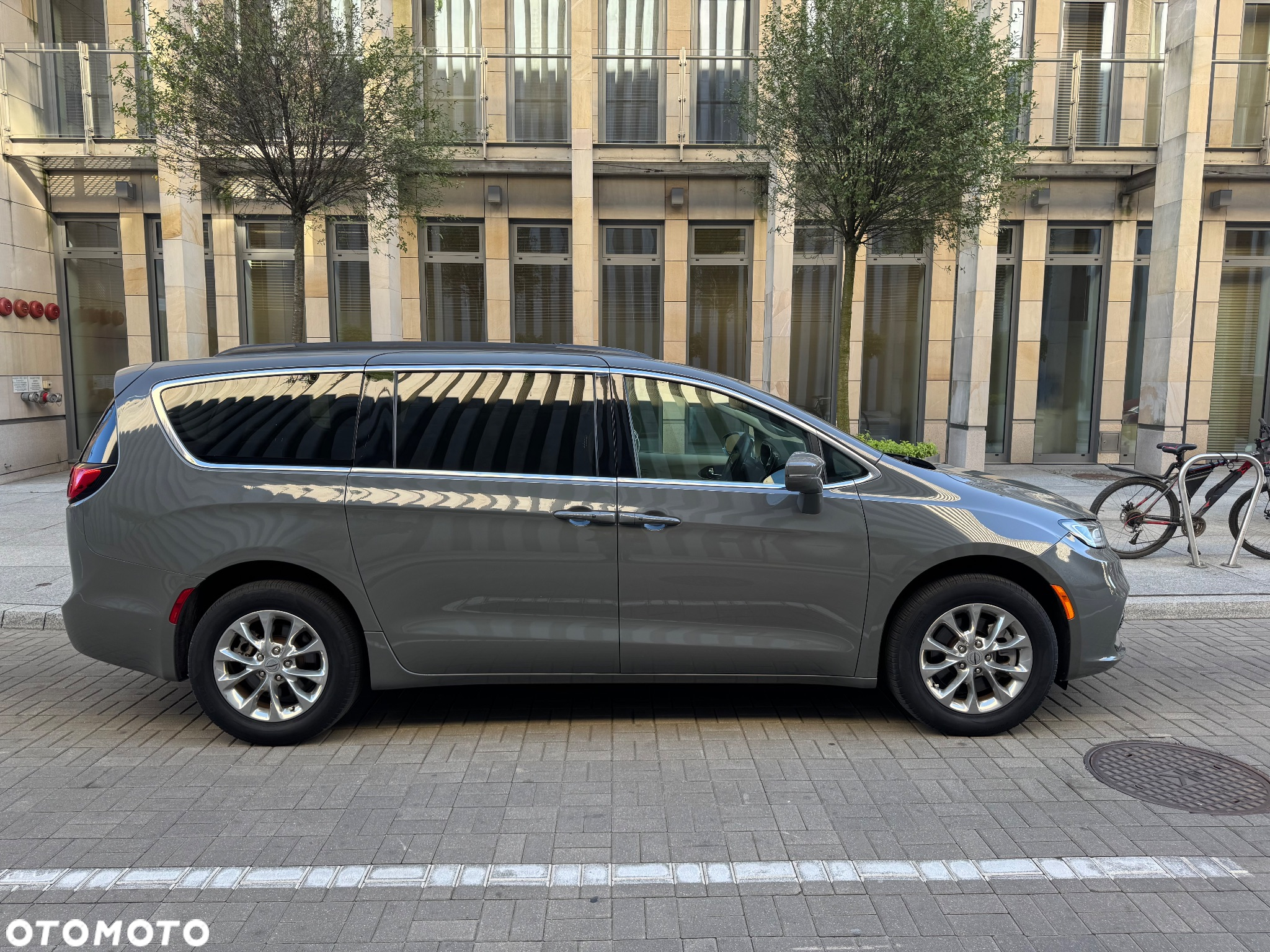 Chrysler Pacifica - 3