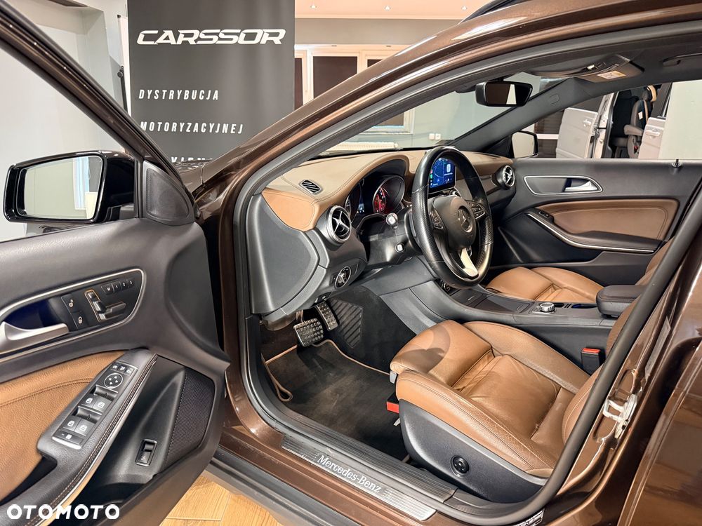 Mercedes-Benz GLA 250 4Matic 7G-DCT Activity Edition - 36