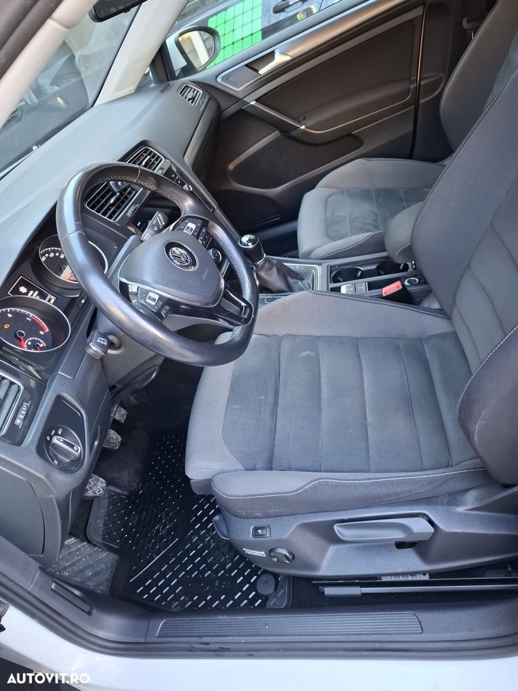 Volkswagen Golf 1.6 TDI Comfortline - 7