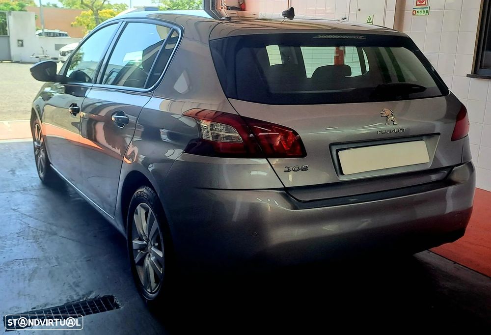Peugeot 308 1.2 PureTech Style - 15