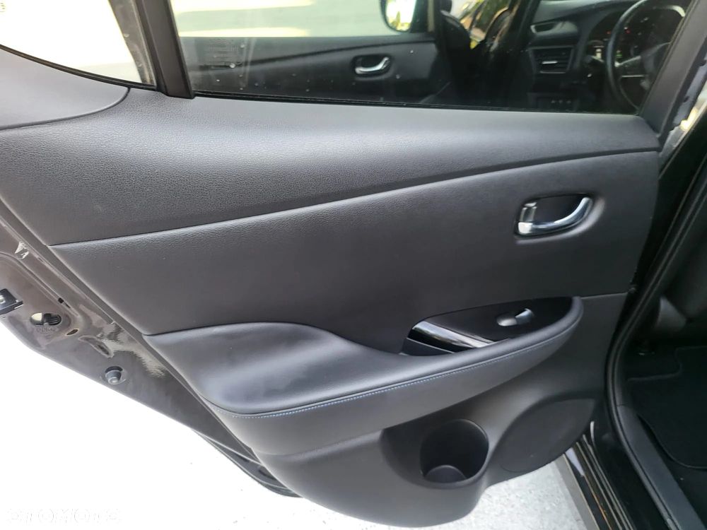 Nissan Leaf 40 kWh TEKNA - 25