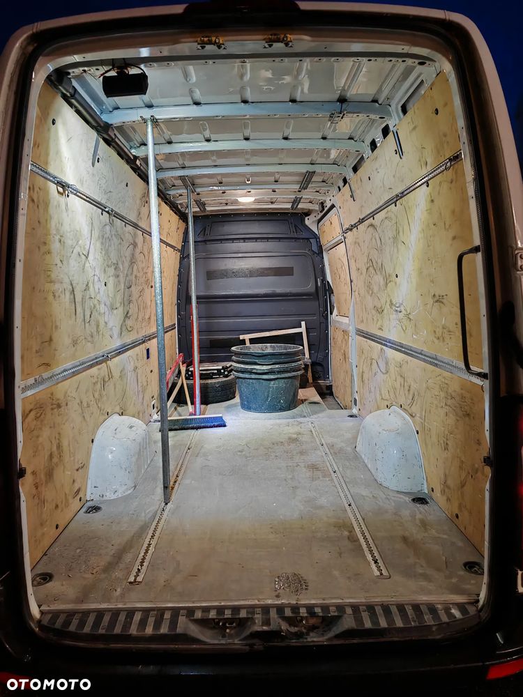 Mercedes-Benz Sprinter - 6