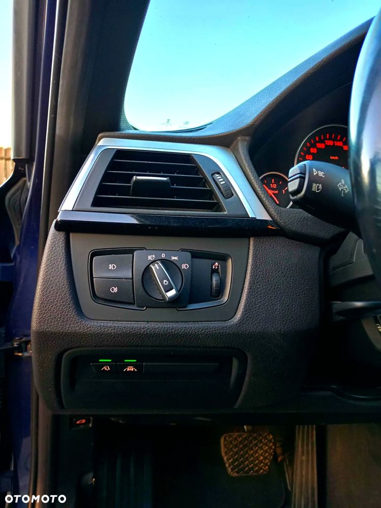 BMW Seria 3 320d Sport - 14