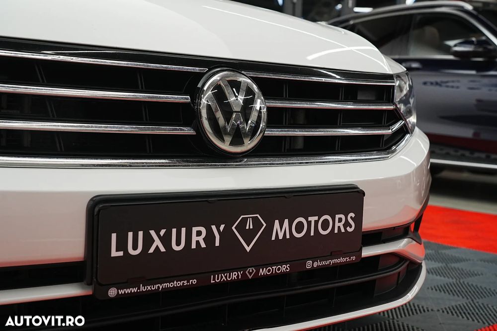 Volkswagen Passat 2.0 TDI SCR DSG Conceptline - 18
