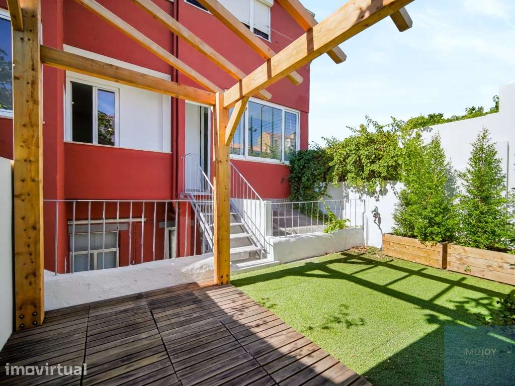 Apartamento T2 Remodelado com Terraço Privativo na Ajuda em Lisboa - Grande imagem: 2/25