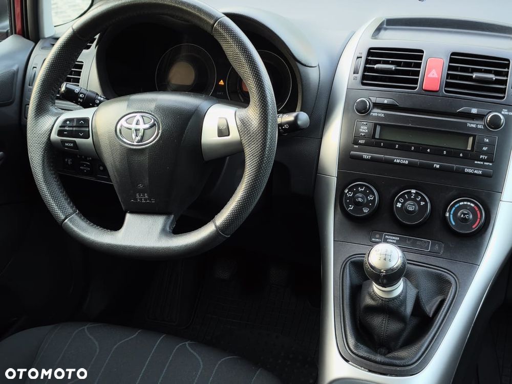 Toyota Auris - 10