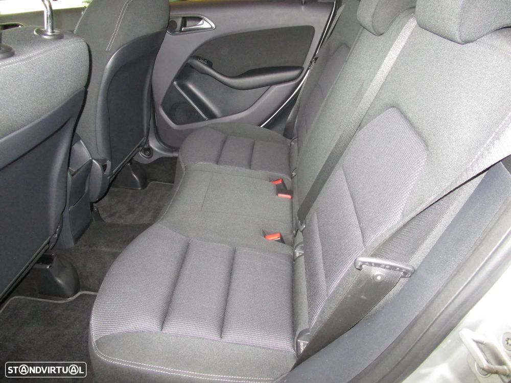 Mercedes-Benz B 180 d 7G-DCT Edition - 17