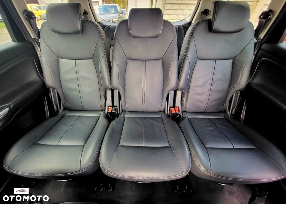 Ford S-Max - 32