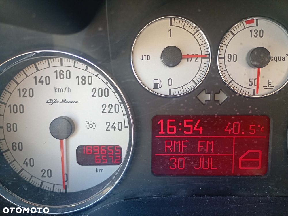 Alfa Romeo GT 1.9JTD 16V Black Line - 6