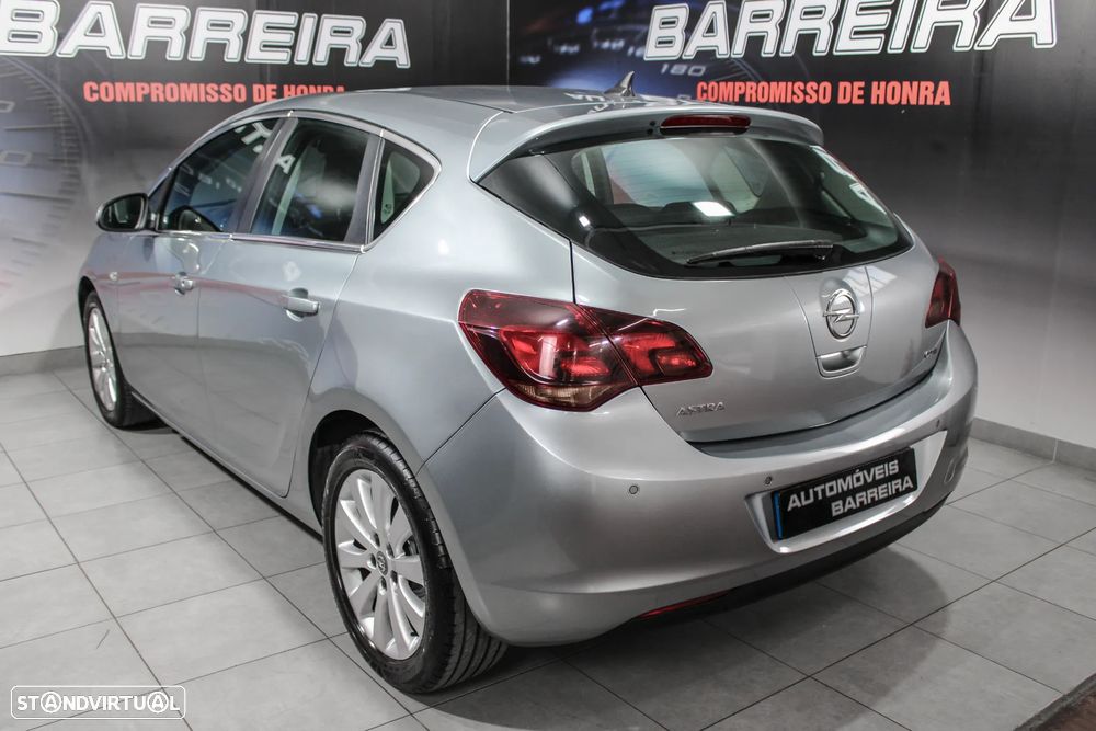 Opel Astra 1.7 CDTi Cosmo - 30
