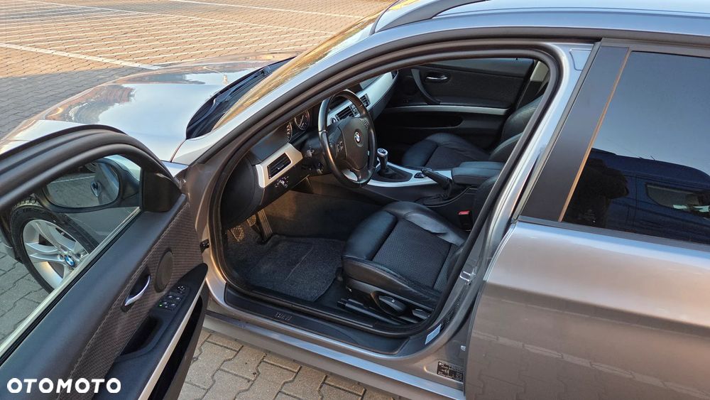 BMW Seria 3 318d DPF - 11