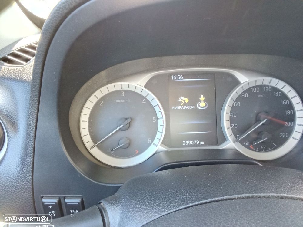 Nissan Navara 2.3 dCi CD 4WD Tekna - 11