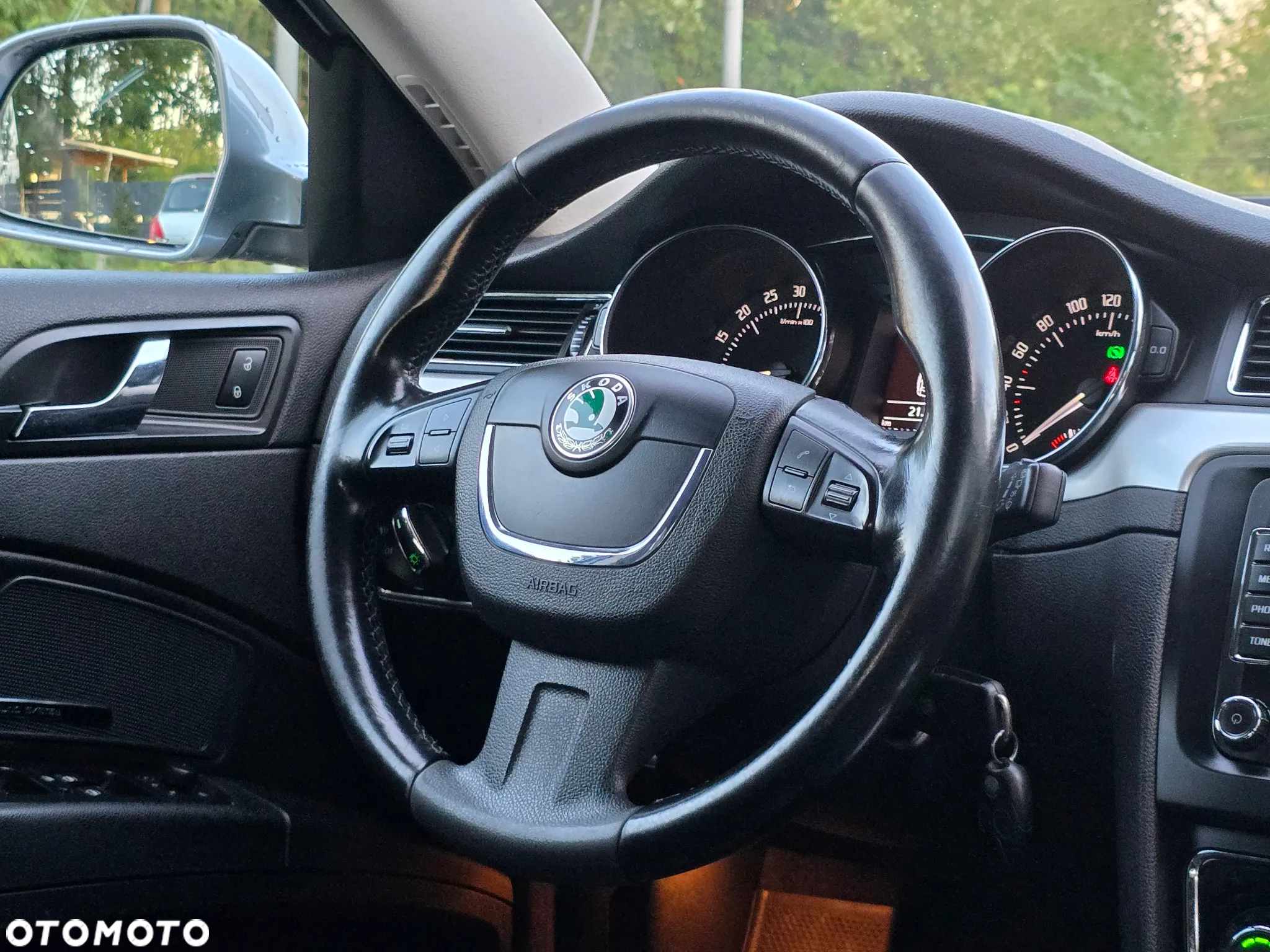 Skoda Superb 2.0 TDI Platinum DSG - 20