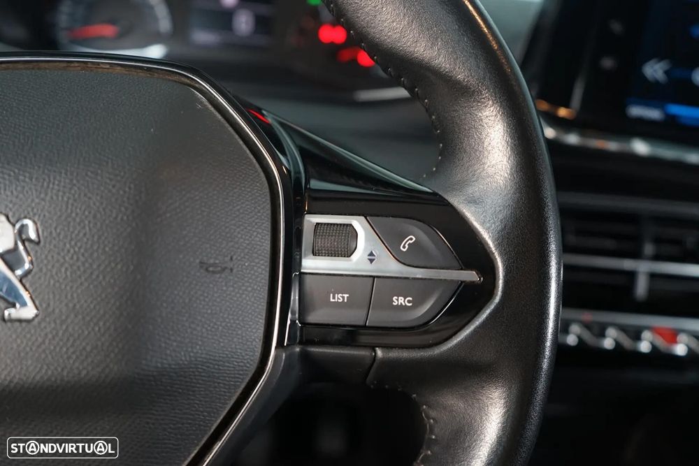 Peugeot 2008 1.2 PureTech Allure - 21