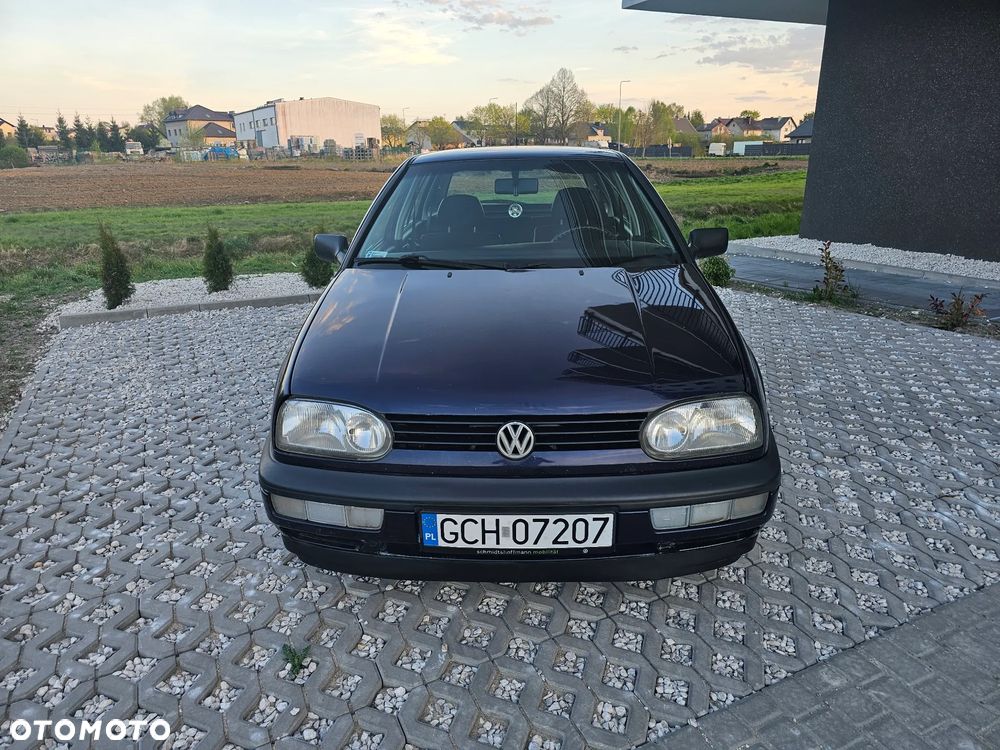 Volkswagen Golf - 2
