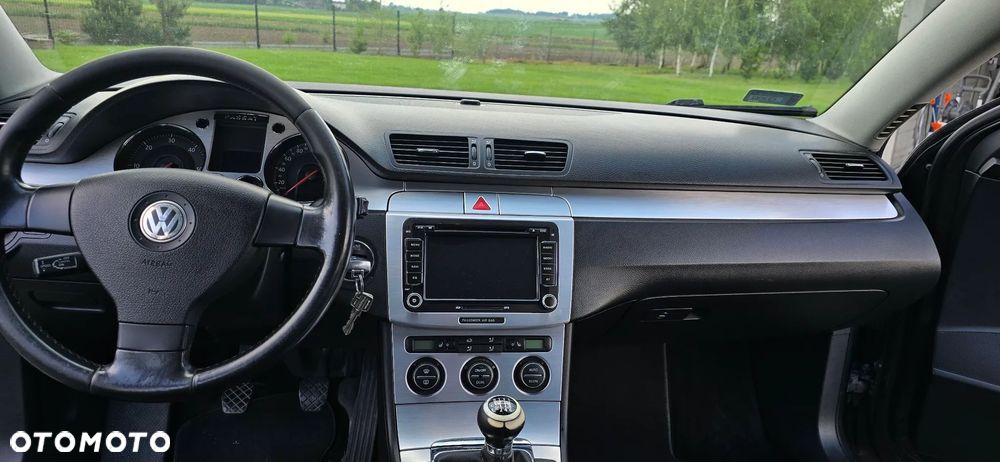 Volkswagen Passat - 15