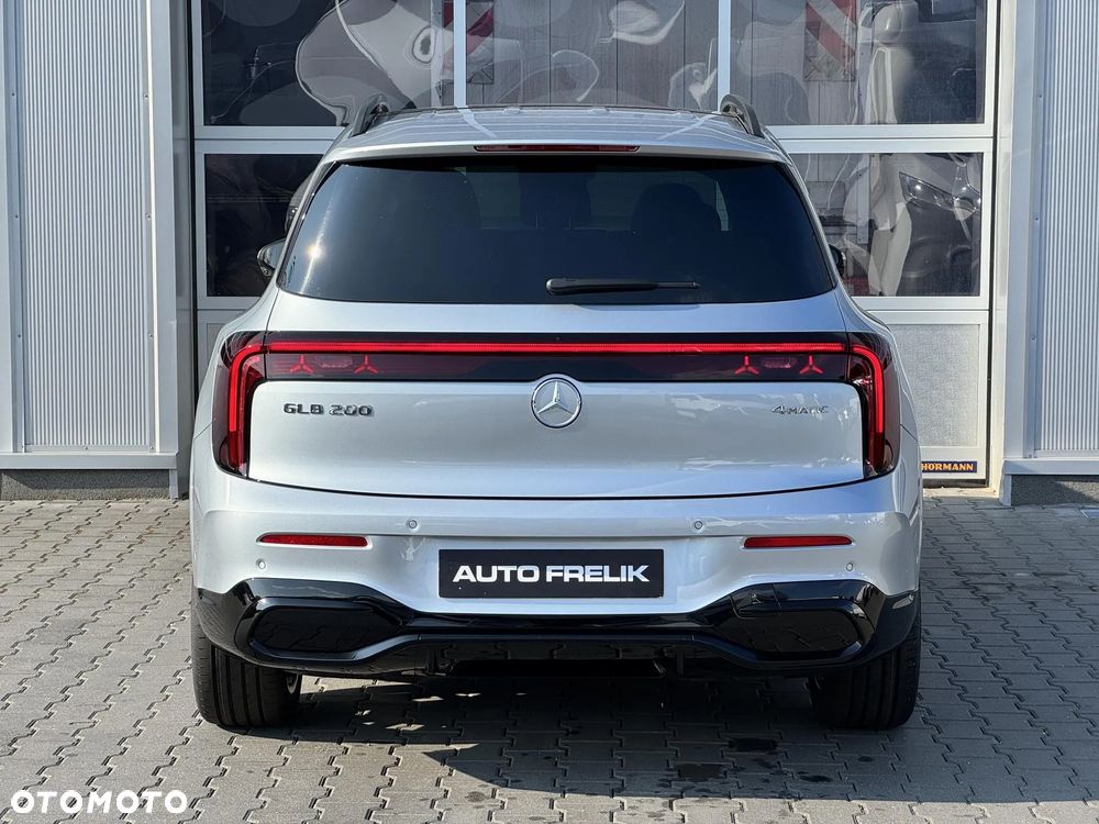 Mercedes-Benz GLB 200 mHEV 4-Matic 8G-eDCT - 11