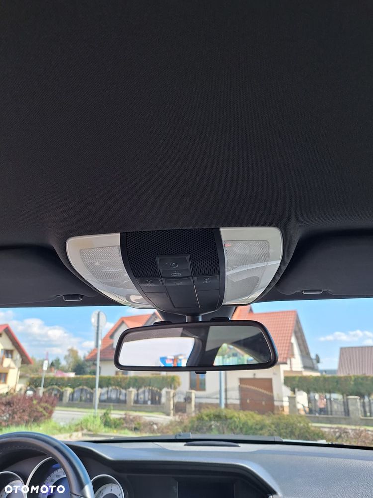 Mercedes-Benz Klasa C 250 CDI DPF BlueEFFICIENCY 7G-TRONIC Edition 1 - 7