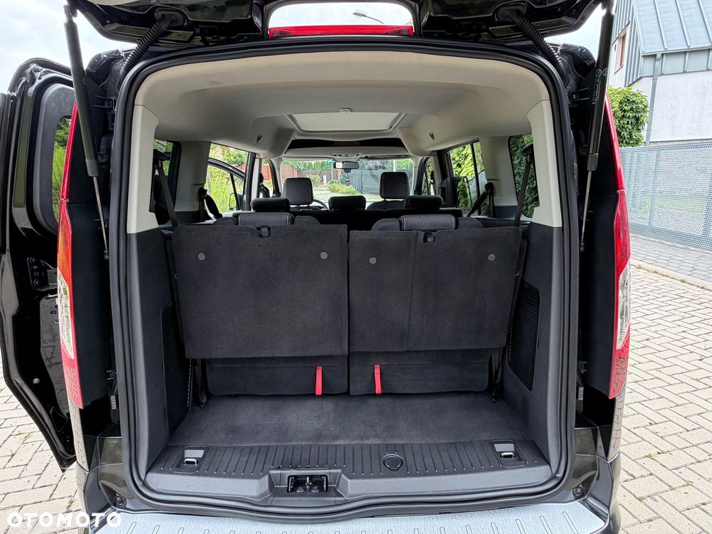 Ford Tourneo Connect 1.6 EcoBoost Titanium - 24