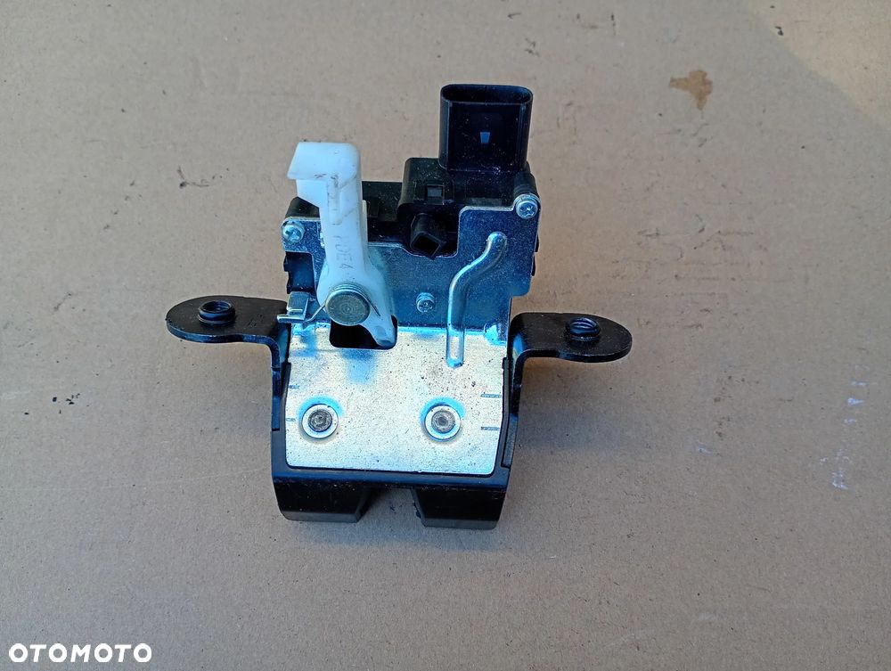 HYUNDAI I30 III KOMBI HB 17-20 ZAMEK KLAPY BAGAŻNIKA 81230-G3000 - 3