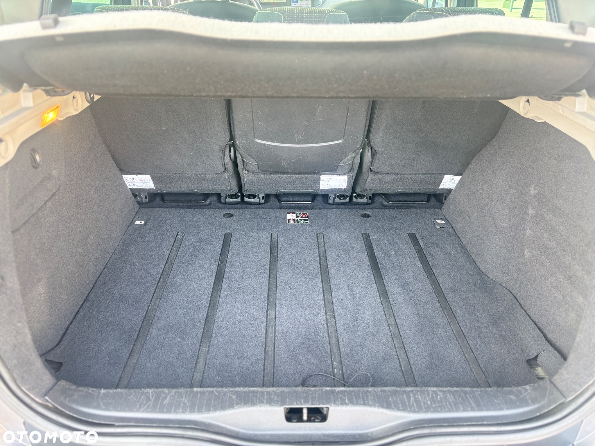 Renault Scenic 1.9 dCi Expression - 16