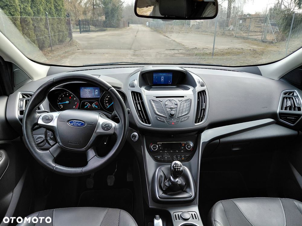 Ford Kuga 1.6 EcoBoost 2x4 Titanium - 11