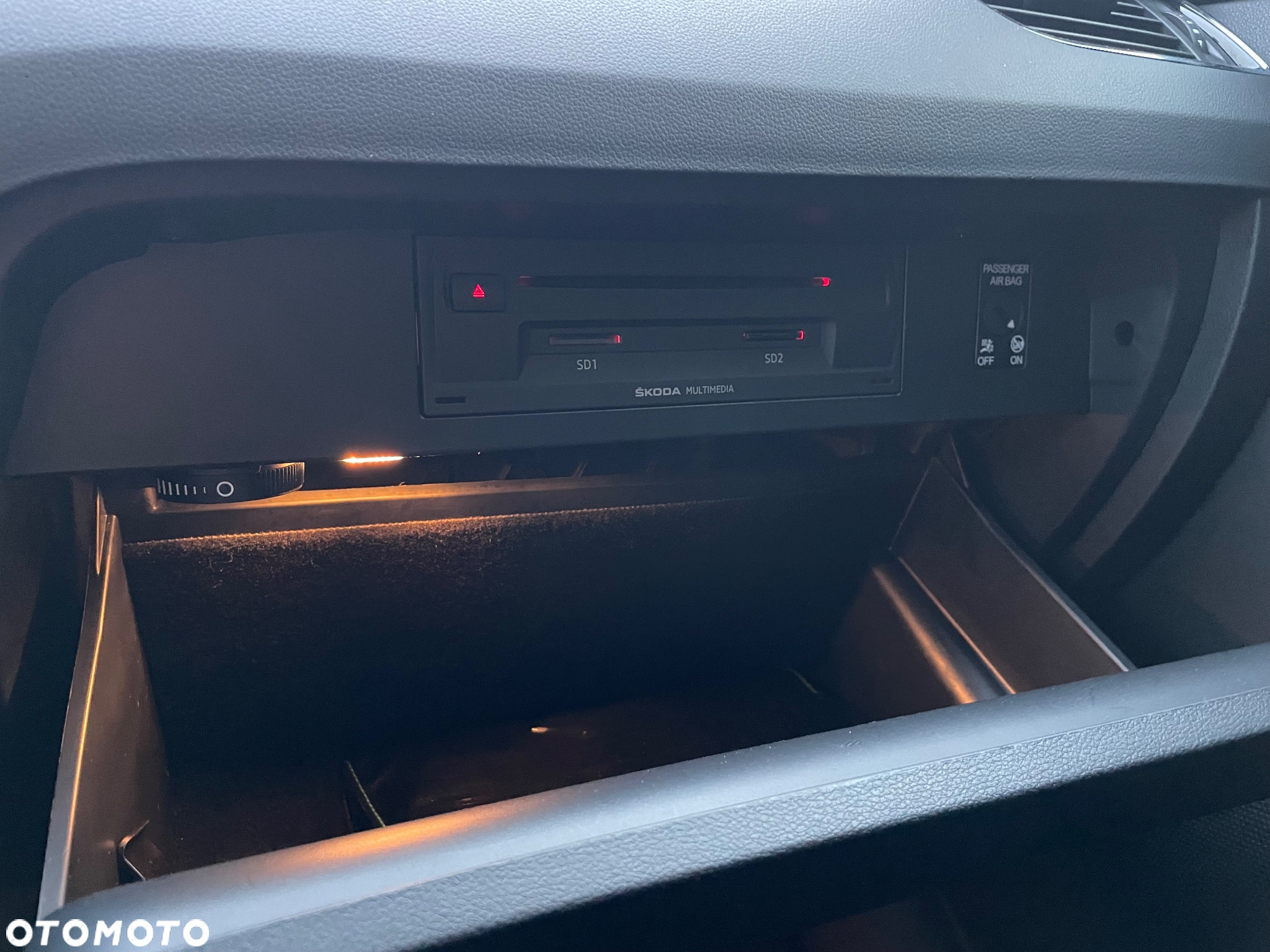 Skoda Octavia Combi 2.0 TDI RS - 23