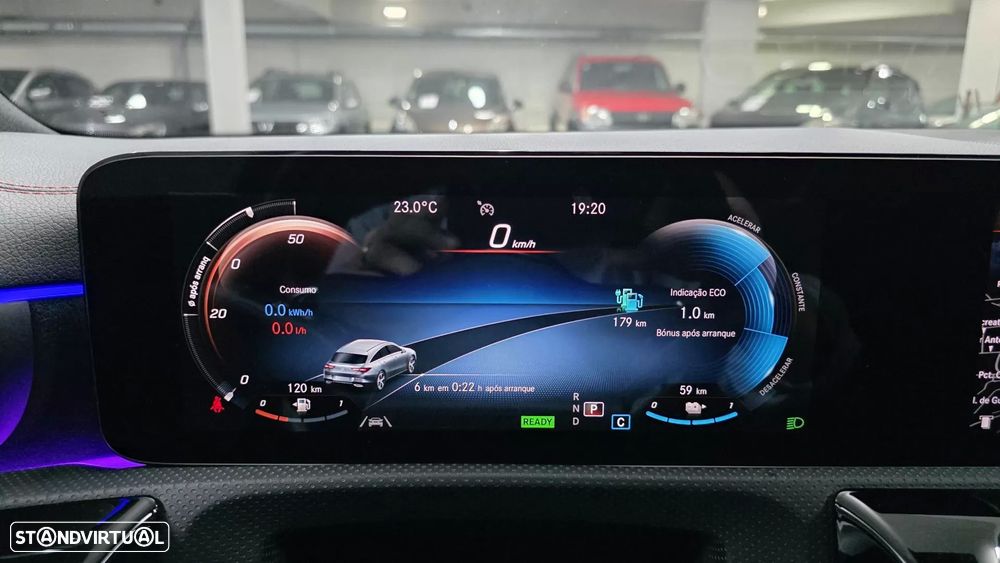 Mercedes-Benz CLA 250 e Shooting Brake AMG Line - 13