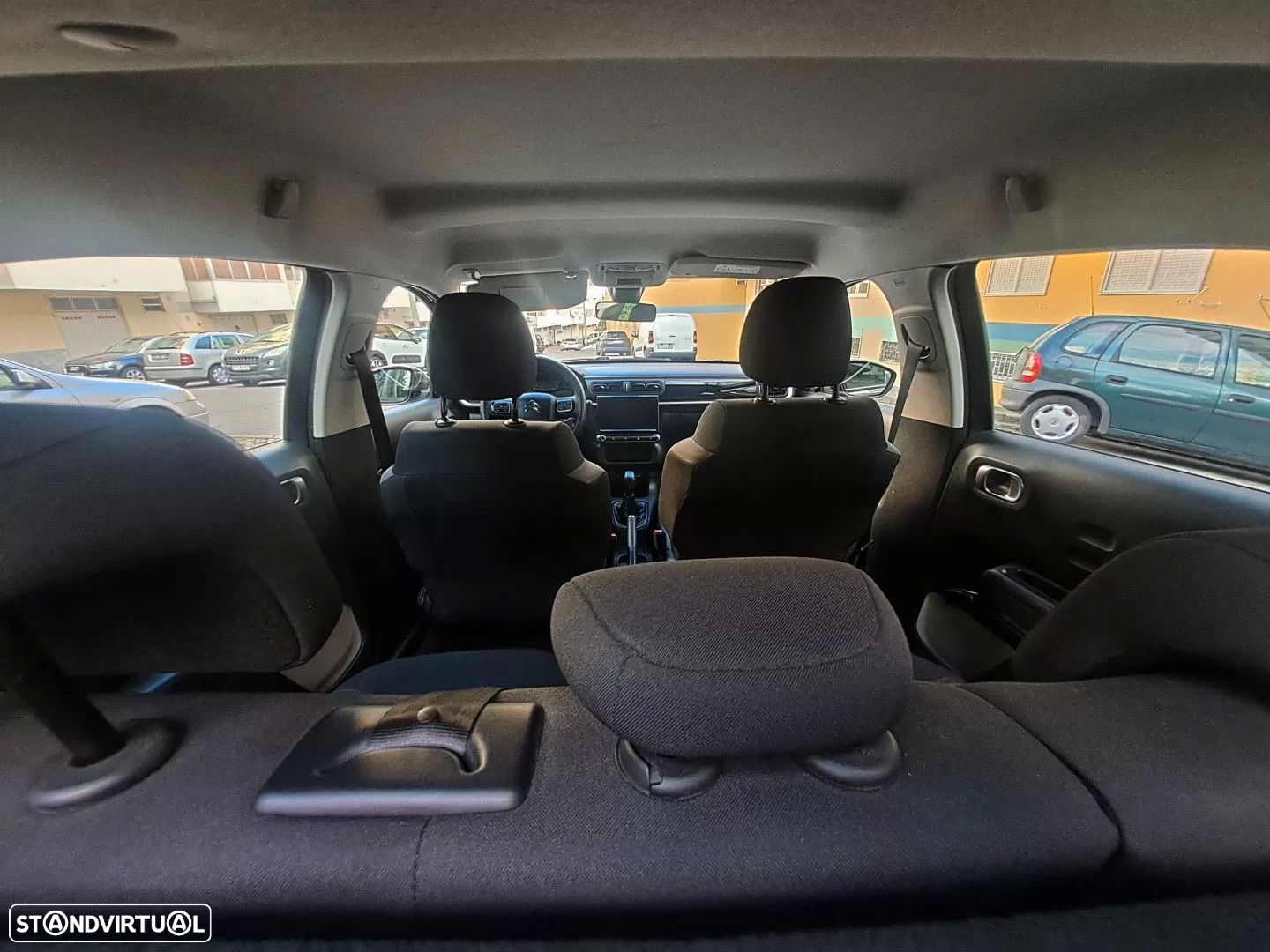 Citroën C3 1.2 PureTech Shine - 23