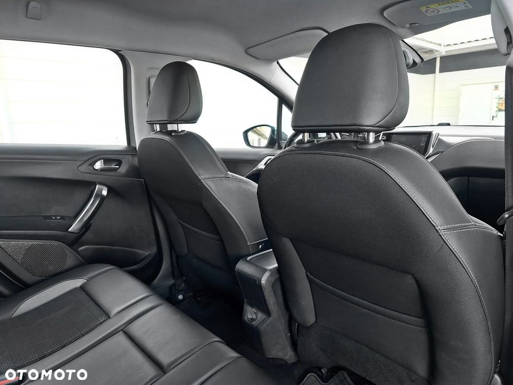 Peugeot 2008 1.6 BlueHDi Allure - 25
