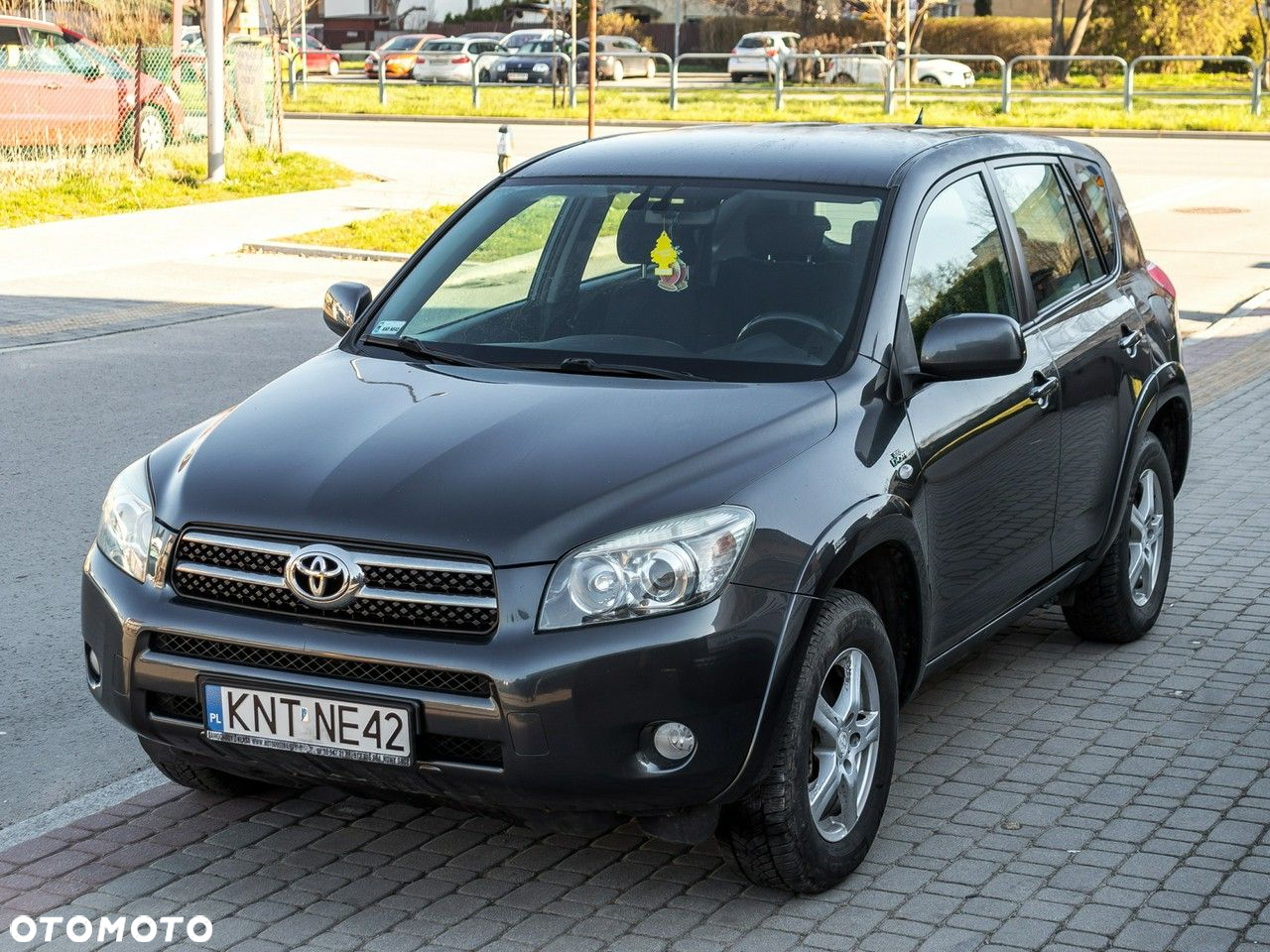 Toyota RAV4 - 4
