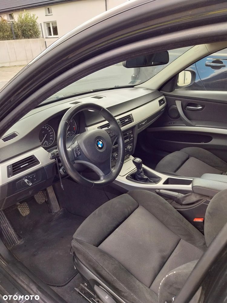 BMW Seria 3 318d - 9