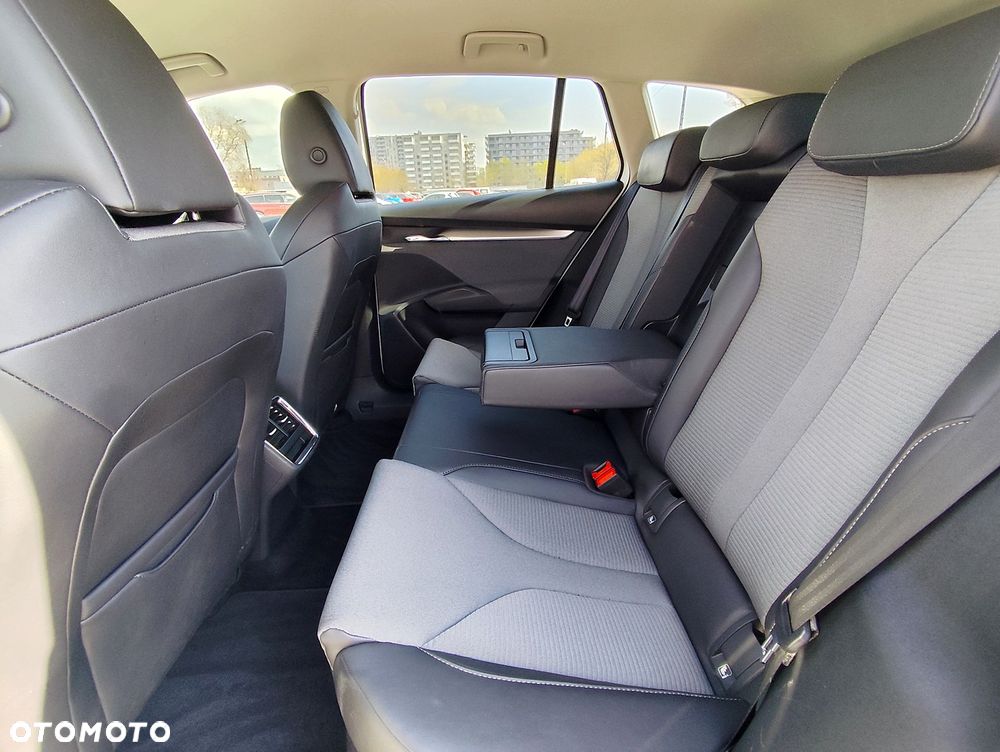 Skoda Enyaq 60 62kWh Clever - 8