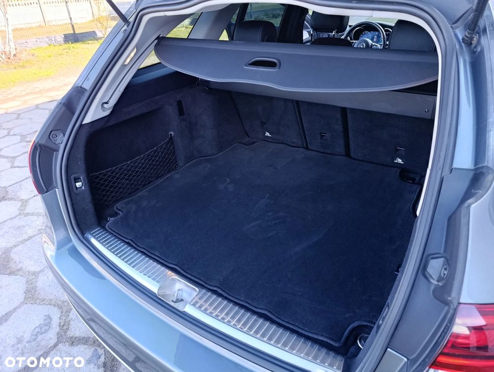 Mercedes-Benz Klasa C 300 d 9G-TRONIC - 18