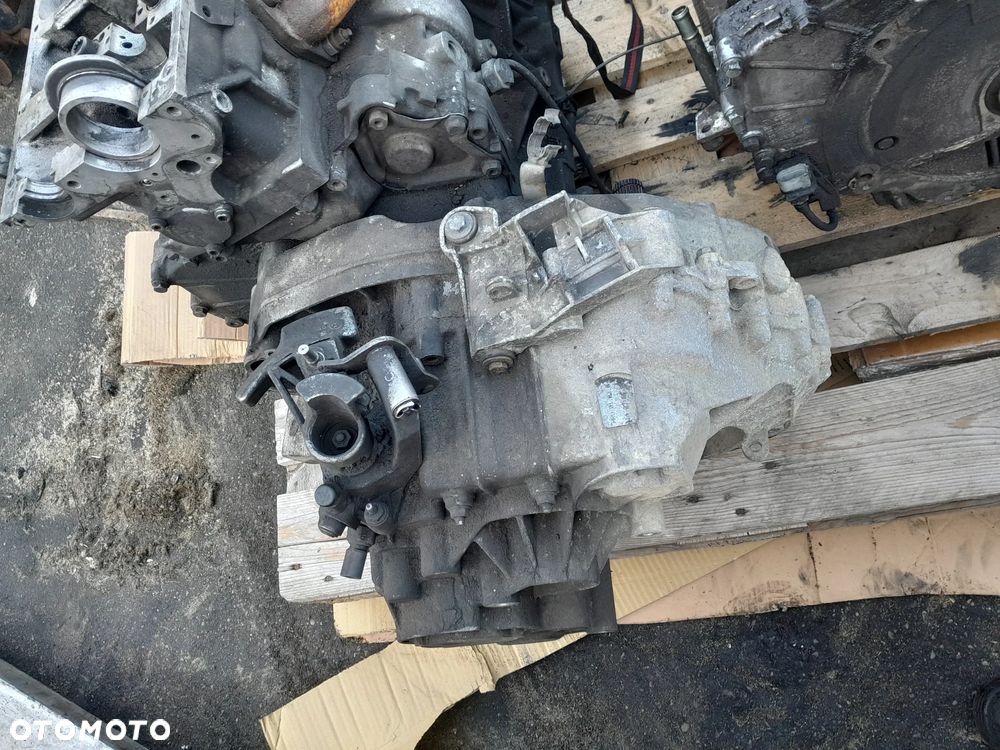 Skrzynia biegów Volkswagen T5 2.5 TDI HRU !! GWARANCJA !! - 1